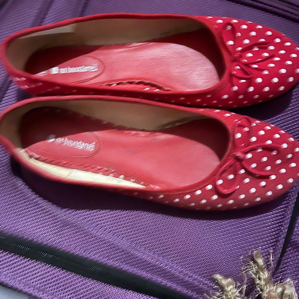 No Boundaries Red Flats with Woven Design - Picture 3 of 4